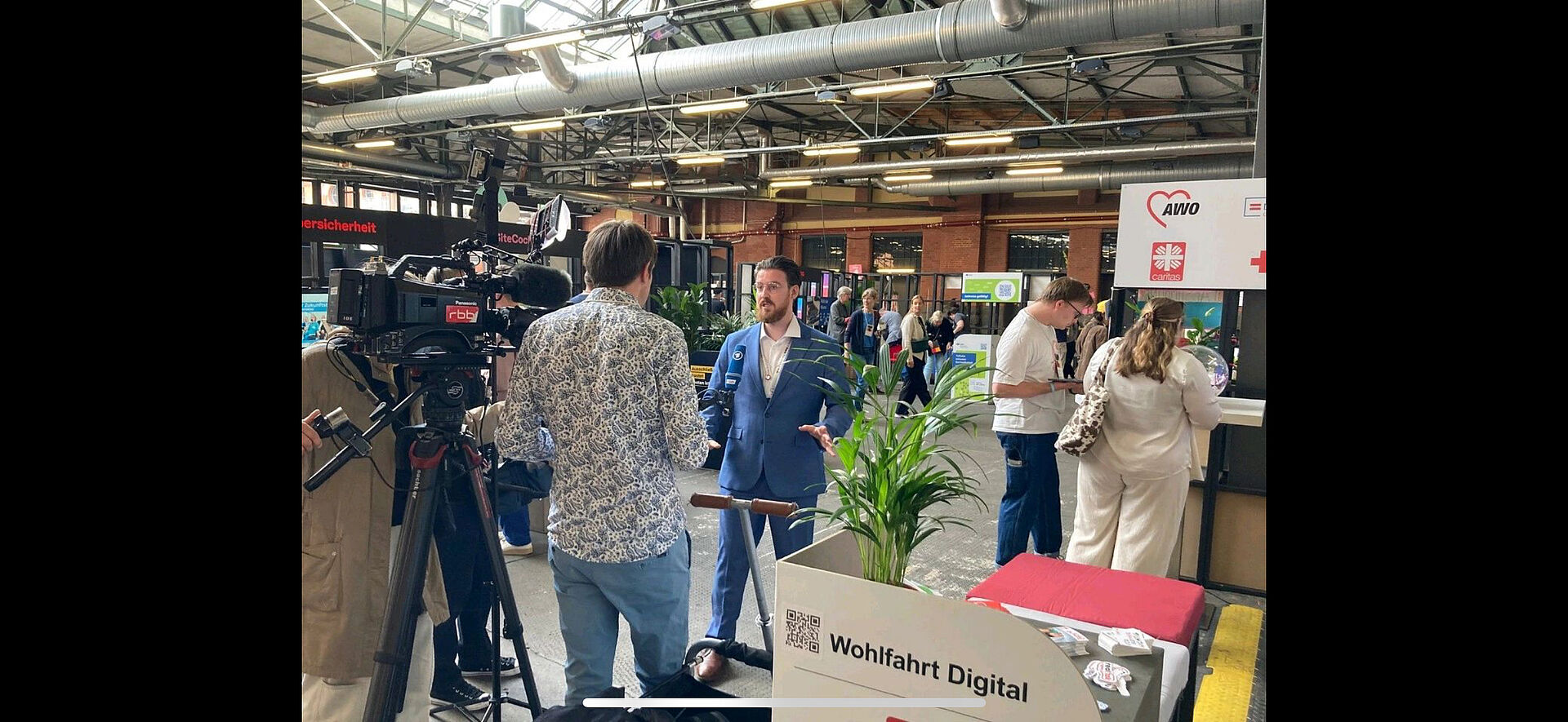 Max Kühn vom AWO Bundesverband im Interview mit der ARD