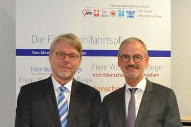 Foto BAGFW:BAMF-Präsident Dr. Eckhard Sommer und BAGFW-Präsident Dr. Peter Neher